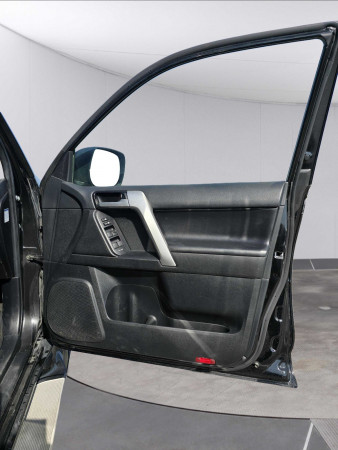 Toyota LAND CRUISER PRADO 2020/ Black RHD Diesel AT SUV 4WD view 6