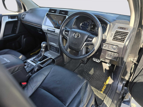 Toyota LAND CRUISER PRADO 2020/ Black RHD Diesel AT SUV 4WD view 10