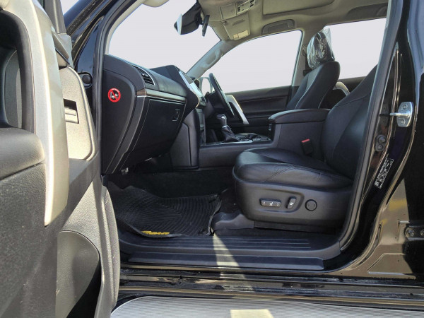 Toyota LAND CRUISER PRADO 2020/ Black RHD Diesel AT SUV 4WD view 17
