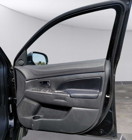 Mitsubishi Outlander 2022/ Black RHD Petrol AT SUV Crossover 2WD view 6