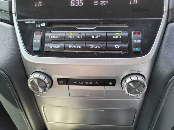 Toyota Land Cruiser 2020/ Grey RHD Diesel AT SUV 4WD view 5