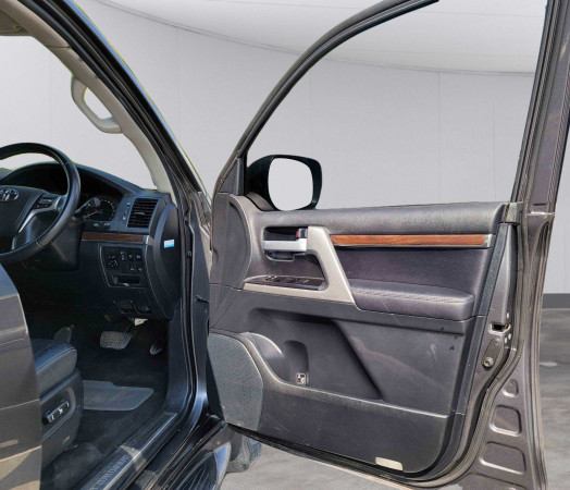 Toyota Land Cruiser 2020/ Grey RHD Diesel AT SUV 4WD view 10