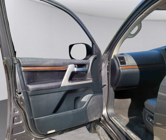 Toyota Land Cruiser 2020/ Grey RHD Diesel AT SUV 4WD view 13