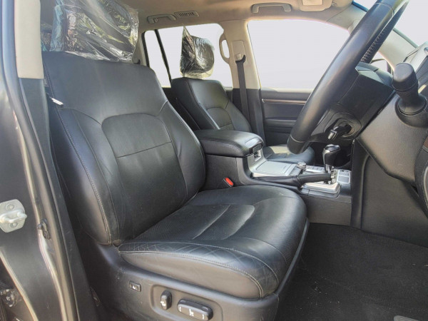 Toyota Land Cruiser 2020/ Grey RHD Diesel AT SUV 4WD view 16