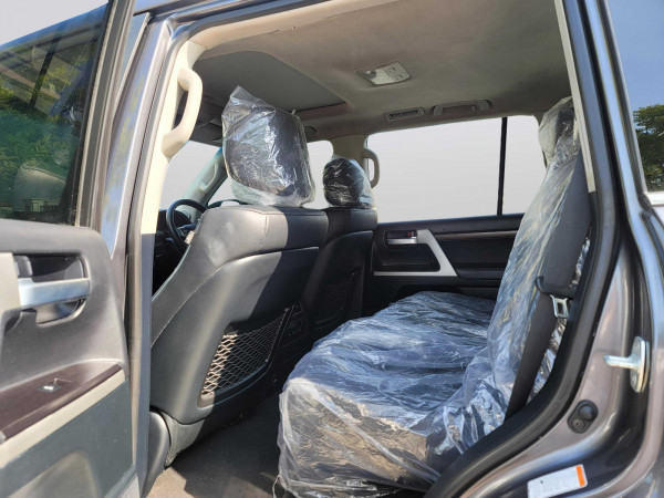 Toyota Land Cruiser 2020/ Grey RHD Diesel AT SUV 4WD view 20