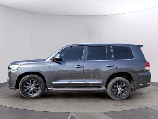 Toyota Land Cruiser 2020/ Grey RHD Diesel AT SUV 4WD view 23