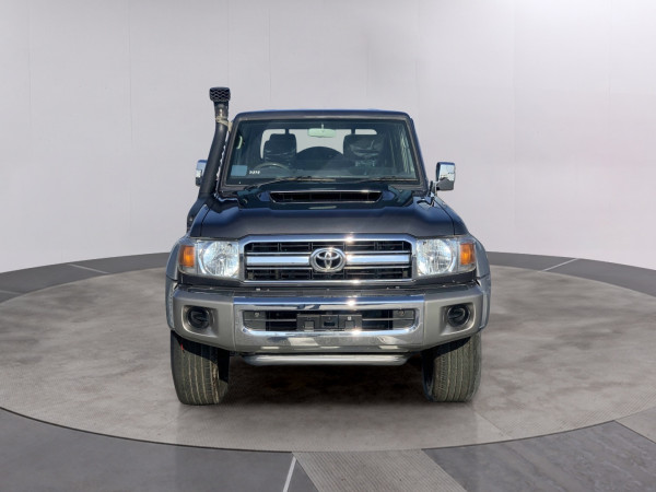 Toyota Land Cruiser Pickup 2018/ Grey RHD Diesel MT Pickup 4WD view 17