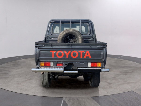Toyota Land Cruiser Pickup 2018/ Grey RHD Diesel MT Pickup 4WD view 19