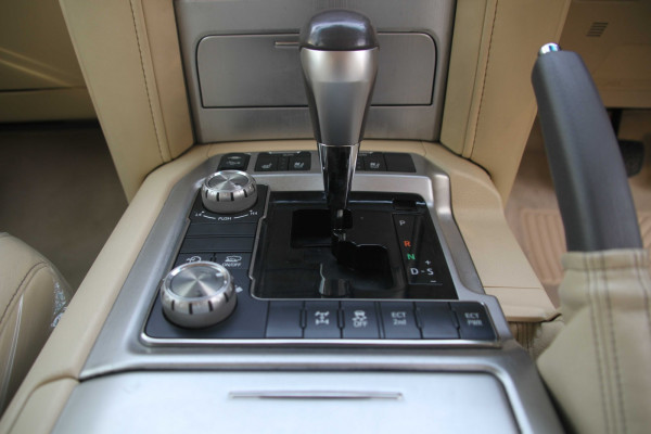 Toyota Land Cruiser 2017/ Blue(D) RHD Diesel AT SUV 4WD view 3
