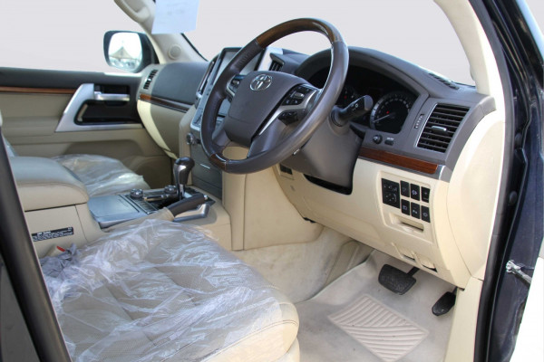 Toyota Land Cruiser 2017/ Blue(D) RHD Diesel AT SUV 4WD view 15