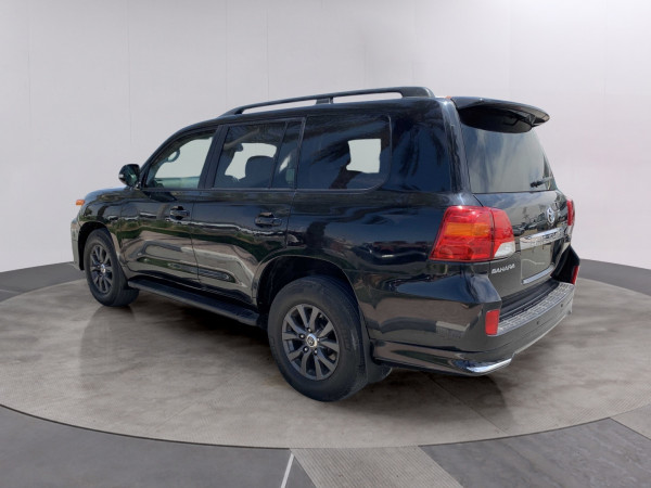 Toyota Land Cruiser 2015/ Black RHD Diesel AT SUV 4WD