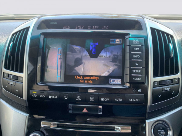 Toyota Land Cruiser 2015/ Black RHD Diesel AT SUV 4WD view 2
