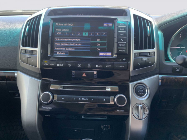 Toyota Land Cruiser 2015/ Black RHD Diesel AT SUV 4WD view 28