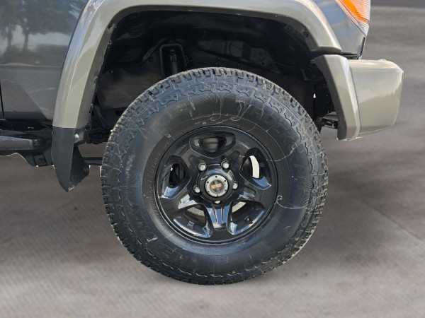 Toyota Land Cruiser Pickup 2015/ Grey RHD Diesel MT Pickup 4WD view 8