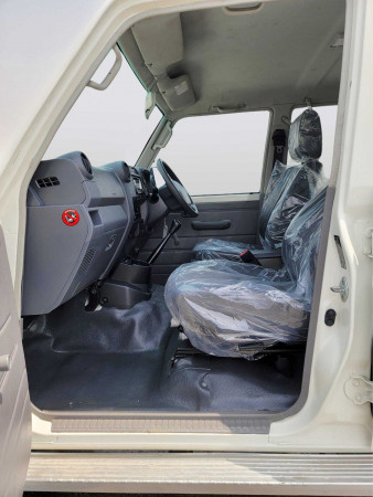 Toyota Land Cruiser HardTop 2014/ White RHD Diesel MT SUV 4WD view 5