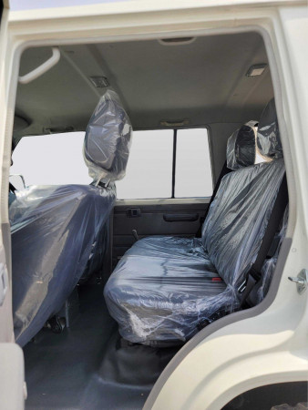 Toyota Land Cruiser HardTop 2014/ White RHD Diesel MT SUV 4WD view 7