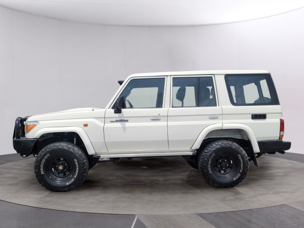 Toyota Land Cruiser HardTop 2014/ White RHD Diesel MT SUV 4WD view 15