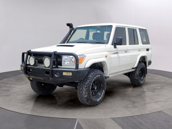 Toyota Land Cruiser HardTop 2014/ White RHD Diesel MT SUV 4WD view 18