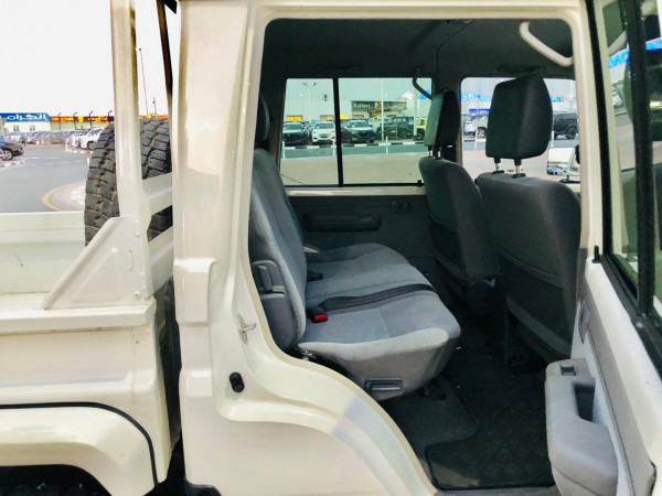 Toyota Land Cruiser Pickup 2018/ White RHD Diesel MT Pickup 4WD view 2