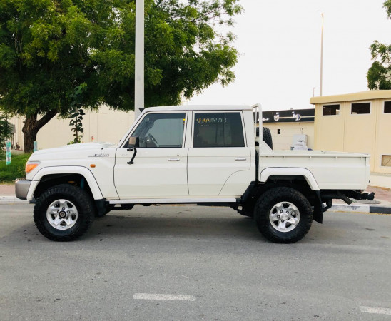 Toyota Land Cruiser Pickup 2018/ White RHD Diesel MT Pickup 4WD view 7