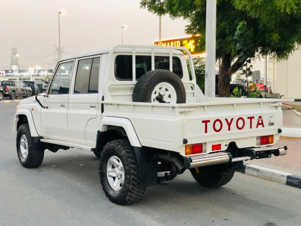 Toyota Land Cruiser Pickup 2018/ White RHD Diesel MT Pickup 4WD view 8