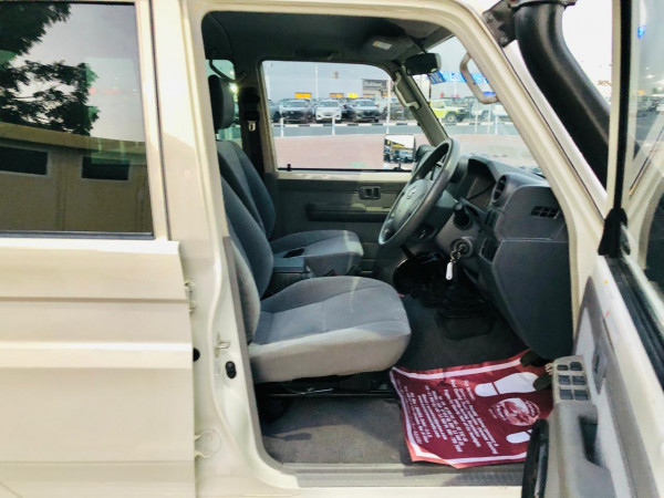 Toyota Land Cruiser Pickup 2018/ White RHD Diesel MT Pickup 4WD view 12