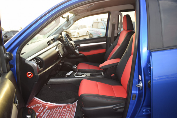 Toyota Hilux 2017  Blue RHD Diesel AT Pickup 4WD view 4