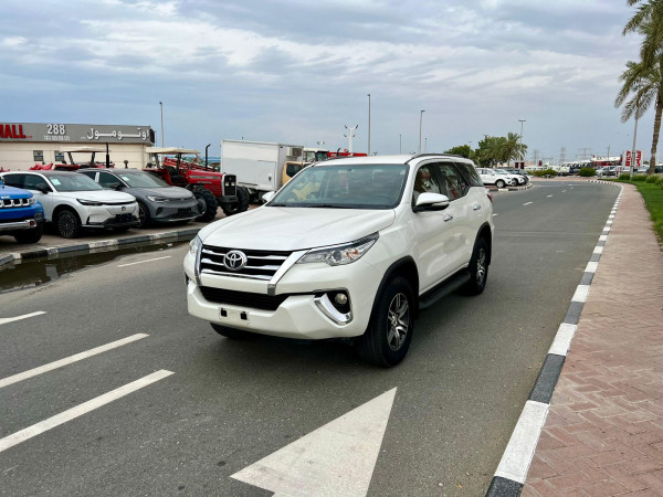 Toyota Fortuner 2016  White LHD Petrol AT SUV 4WD view 18