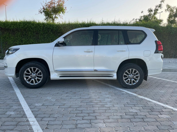 Toyota LAND CRUISER PRADO 2020/ White LHD Petrol AT SUV 4WD view 2