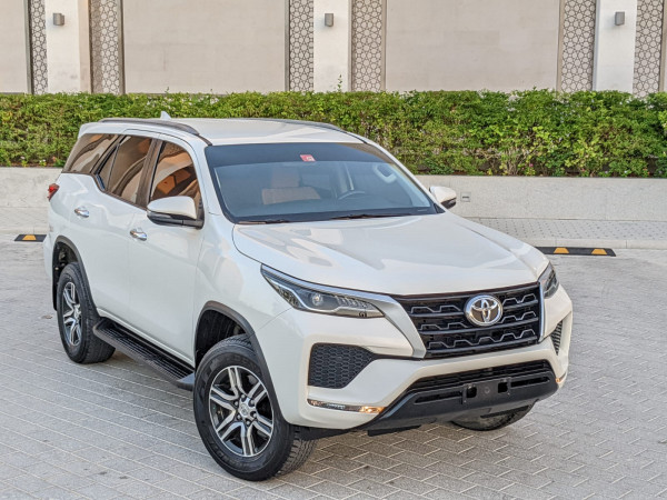 Toyota Fortuner 2021  White LHD Petrol AT SUV 4WD view 9