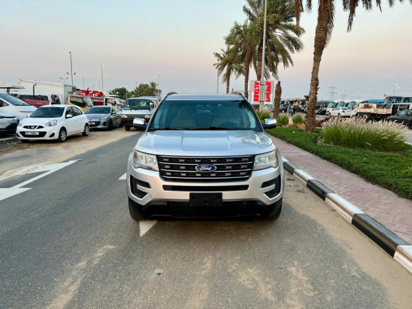 Ford Explorer 2017/ Silver LHD Petrol AT SUV 4WD view 3