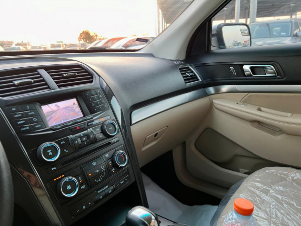 Ford Explorer 2017/ Silver LHD Petrol AT SUV 4WD view 16