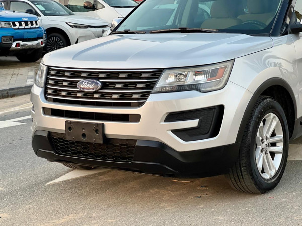 Ford Explorer 2017/ Silver LHD Petrol AT SUV 4WD view 18