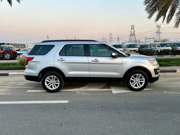 Ford Explorer 2017/ Silver LHD Petrol AT SUV 4WD view 23