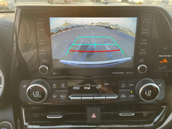 Toyota Highlander 2021/ Black LHD Petrol AT SUV 4WD view 2