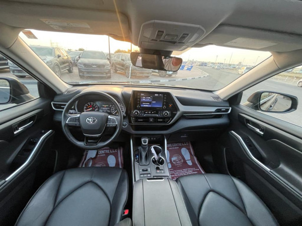 Toyota Highlander 2021/ Black LHD Petrol AT SUV 4WD view 4
