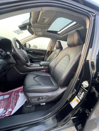 Toyota Highlander 2021/ Black LHD Petrol AT SUV 4WD view 6