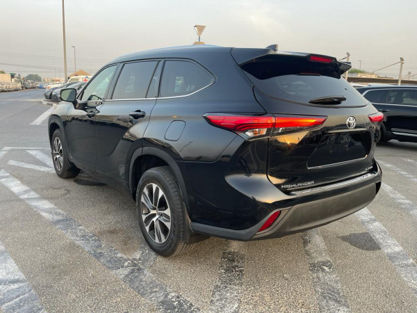 Toyota Highlander 2021/ Black LHD Petrol AT SUV 4WD view 12