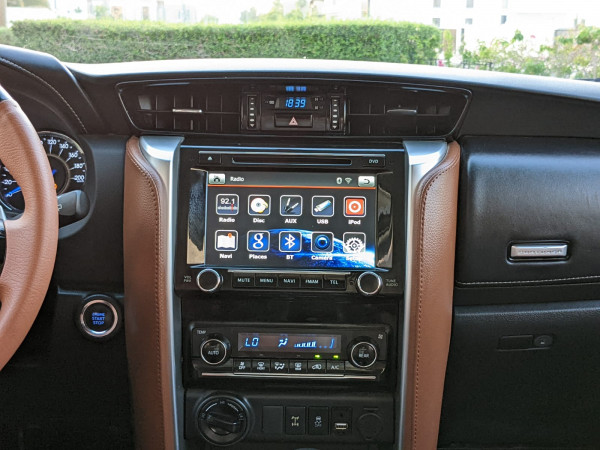 Toyota Fortuner 2017/ Grey LHD Petrol AT SUV 4WD view 7