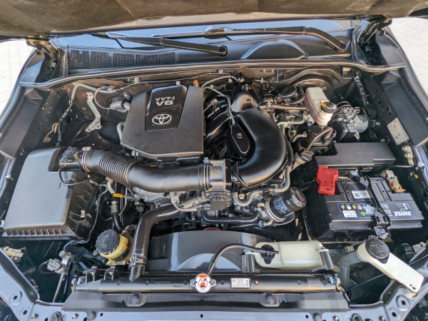 Toyota Fortuner 2017/ Grey LHD Petrol AT SUV 4WD view 11