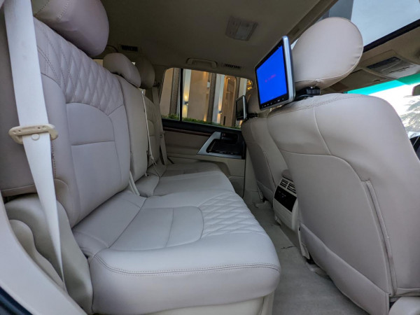 Toyota Land Cruiser 2016/ Black LHD Petrol AT SUV 4WD view 4