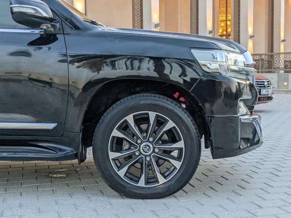 Toyota Land Cruiser 2016/ Black LHD Petrol AT SUV 4WD view 13