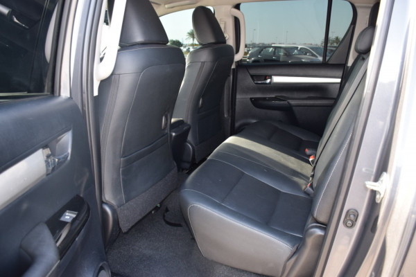 Toyota Hilux 2017/ Grey RHD Diesel AT Pickup 4WD view 7