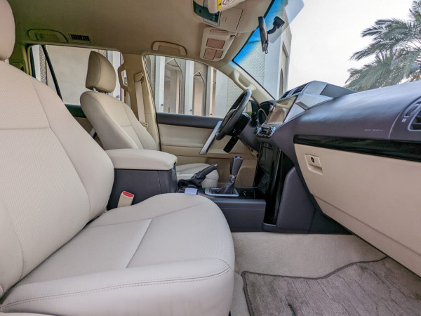 Toyota LAND CRUISER PRADO 2016/ Grey LHD Petrol AT SUV 4WD view 2