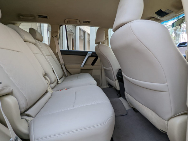 Toyota LAND CRUISER PRADO 2016/ Grey LHD Petrol AT SUV 4WD view 3