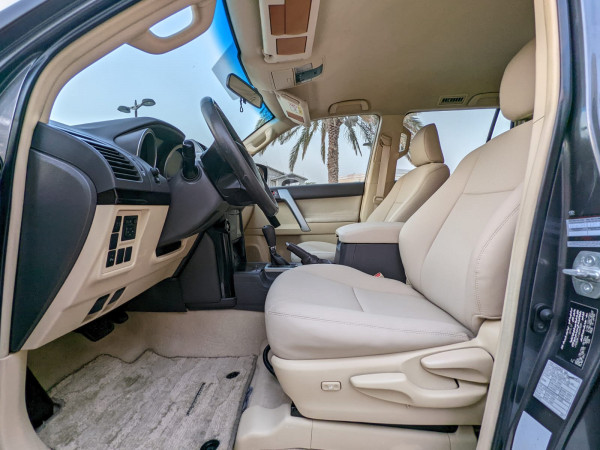 Toyota LAND CRUISER PRADO 2016/ Grey LHD Petrol AT SUV 4WD view 8