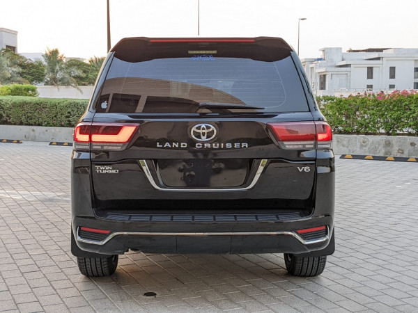 Toyota Land Cruiser 2014/ Black LHD Petrol AT SUV 4WD