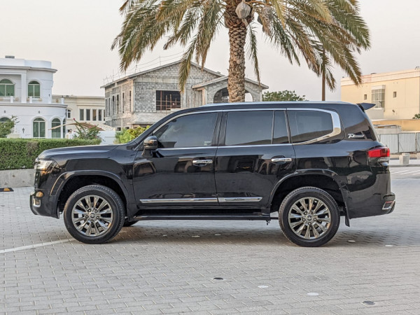 Toyota Land Cruiser 2014/ Black LHD Petrol AT SUV 4WD view 3