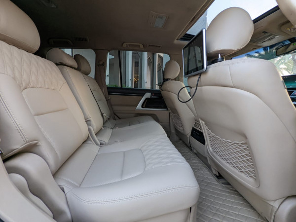 Toyota Land Cruiser 2014/ Black LHD Petrol AT SUV 4WD view 5