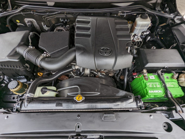Toyota Land Cruiser 2014/ Black LHD Petrol AT SUV 4WD view 13